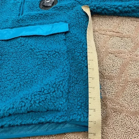 Toboggan Canadian Made Fleece Pullover Sweater - Picture 9 of 9